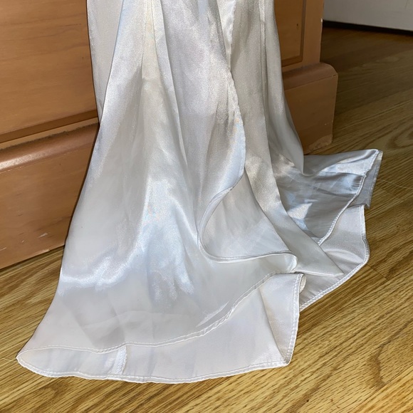 Pearl white “Bridal” 💍 Robe with beautiful detailing S/M - Picture 6 of 14